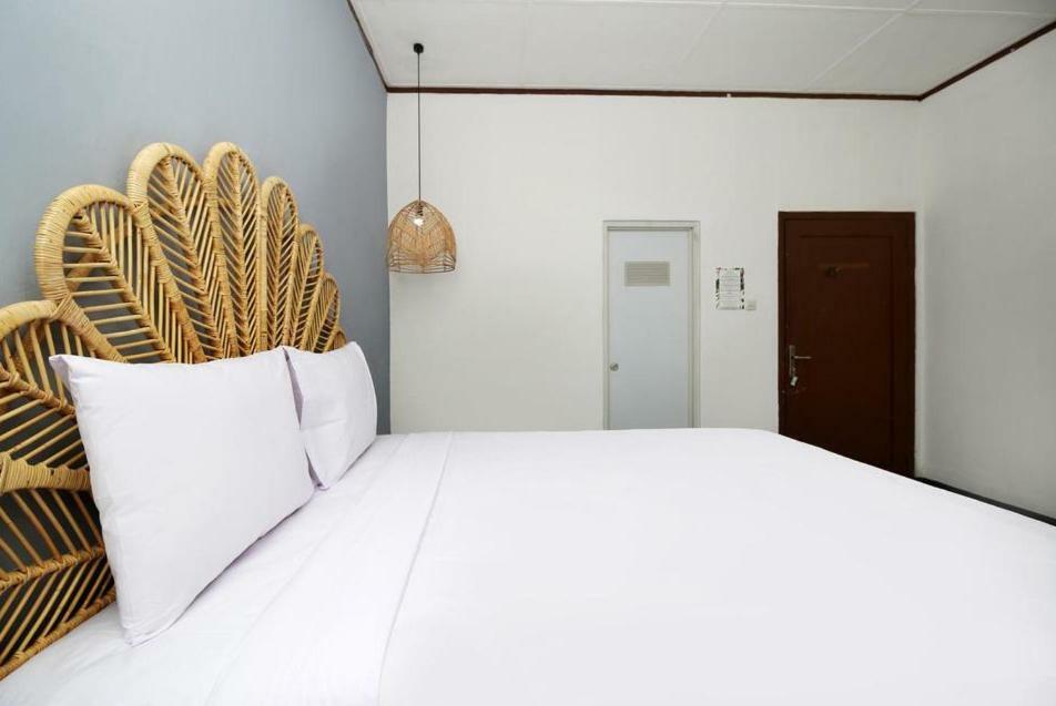Rarem Bed & Breakfast Bandar Lampung Buitenkant foto