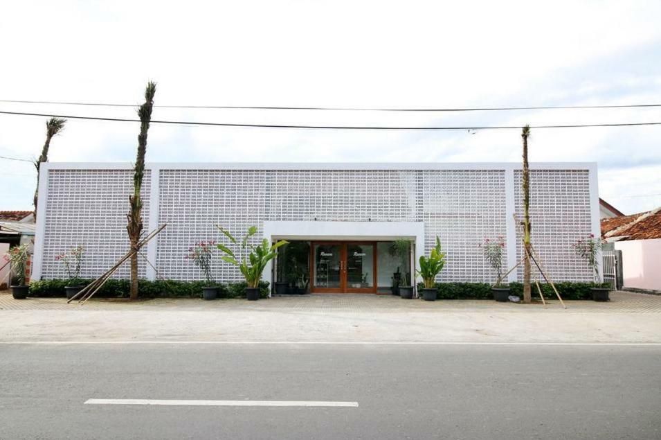 Rarem Bed & Breakfast Bandar Lampung Buitenkant foto